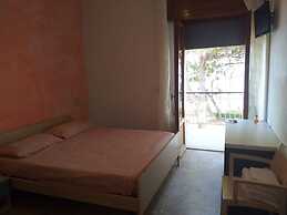 Room in B&B - Spacious Double Room Beside the sea