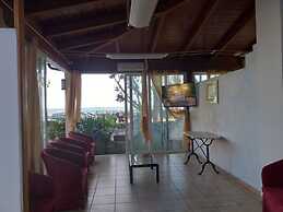 Room in B&B - Spacious Double Room Beside the sea