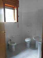 Room in B&B - Spacious Triple Room a Stones Throw From the sea