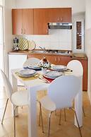 A1 - apt w. Terrace, Just 3 min Walk to the Beach