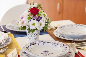 A1 - apt w. Terrace, Just 3 min Walk to the Beach