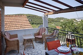 A1 - apt w. Terrace, Just 3 min Walk to the Beach