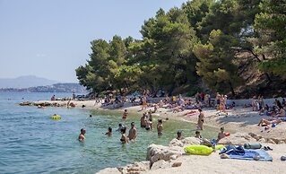 A1 - apt w. Terrace, Just 3 min Walk to the Beach