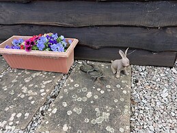 Cozy Cabin Retreat in Gloucestershire