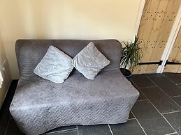 Cozy Cabin Retreat in Gloucestershire