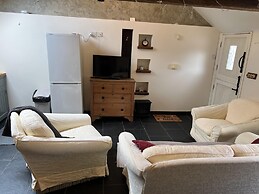 Cozy Cabin Retreat in Gloucestershire