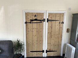 Cozy Cabin Retreat in Gloucestershire