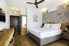 Marlo Ayvalik Adult Only +12