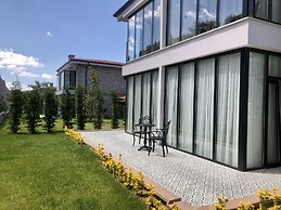 Marlo Ayvalik Adult Only +12