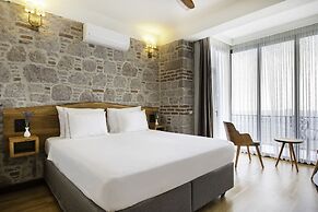 Marlo Ayvalik Adult Only +12