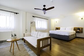 Marlo Ayvalik Adult Only +12