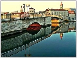 Beautiful 2-bed Apartment in Okrug Gornji