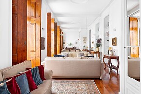 JOIVY Unique 1-BR Apartment in central Chiado