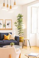 JOIVY Chiado Self Check-In 2-BR Flat w/Parking