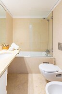 JOIVY Chiado Self Check-In 2-BR Flat w/Parking