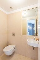 JOIVY Chiado Self Check-In 2-BR Flat w/Parking