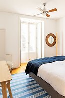 JOIVY Chiado Self Check-In 2-BR Flat w/Parking