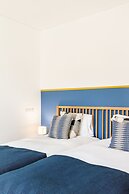 JOIVY Chiado Self Check-In 2-BR Flat w/Parking