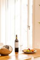 JOIVY Chiado Self Check-In 2-BR Flat w/Parking