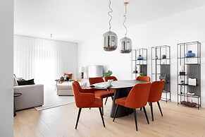 JOIVY Elegant 1-BR Apartment in Perfect Centre