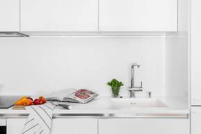 JOIVY Elegant 1-BR Apartment in Perfect Centre