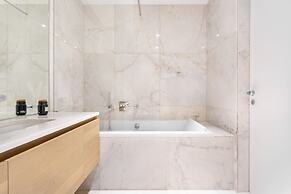 JOIVY Elegant 1-BR Apartment in Perfect Centre