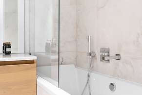 JOIVY Elegant 1-BR Apartment in Perfect Centre