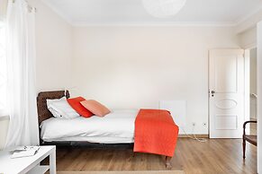 JOIVY Splendid 4-BR House w/Swimming Pool & Sea View