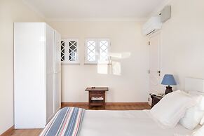 JOIVY Splendid 4-BR House w/Swimming Pool & Sea View