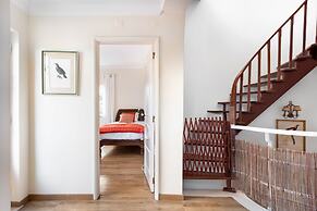 JOIVY Splendid 4-BR House w/Swimming Pool & Sea View