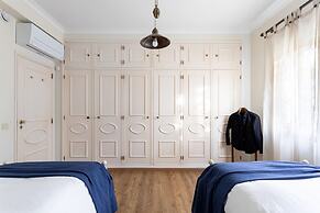 JOIVY Splendid 4-BR House w/Swimming Pool & Sea View