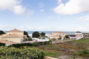 JOIVY Splendid 4-BR House w/Swimming Pool & Sea View