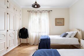 JOIVY Splendid 4-BR House w/Swimming Pool & Sea View