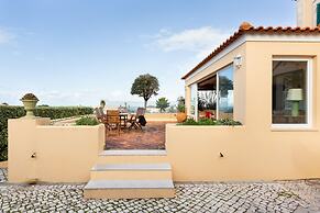 JOIVY Splendid 4-BR House w/Swimming Pool & Sea View