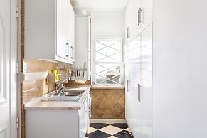 JOIVY Splendid 4-BR House w/Swimming Pool & Sea View