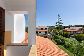 JOIVY 3-BR Cottage w/Terrace & Garden in Colares