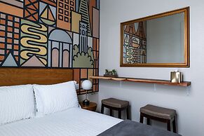 The Metro Hotel