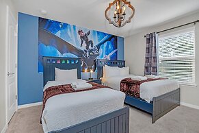 Grand 8BD Villa With Themed Rooms and Game Room! Close to Disney! #8ws