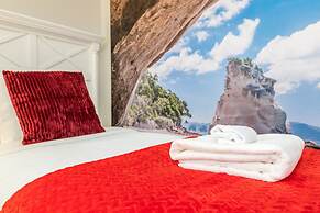 Grand 8BD Villa With Themed Rooms and Game Room! Close to Disney! #8ws