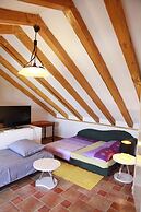 A2 - Studio With Balcony, Just 3 min to the Beach