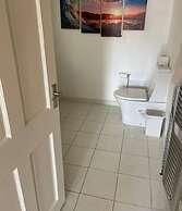 Spacious 3BR Home in Bedford for Big Groups