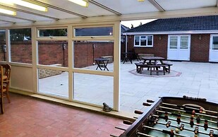 Spacious 3BR Home in Bedford for Big Groups