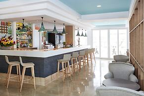 Universal Hotel Laguna