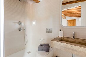 Stylish Luxury Loft Sleeps 4 San Gimignano Tuscany