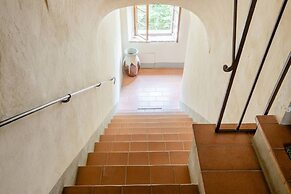 Stylish Luxury Loft Sleeps 4 San Gimignano Tuscany