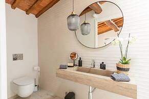 Stylish Luxury Loft Sleeps 4 San Gimignano Tuscany