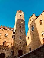 Stylish Luxury Loft Sleeps 4 San Gimignano Tuscany