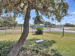 Fisherman's Inn 2 Bedroom Home by RedAwning