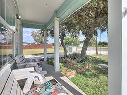 Fisherman's Inn 2 Bedroom Home by RedAwning