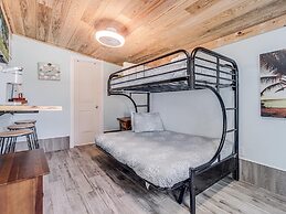 Fisherman's Inn 2 Bedroom Home by RedAwning